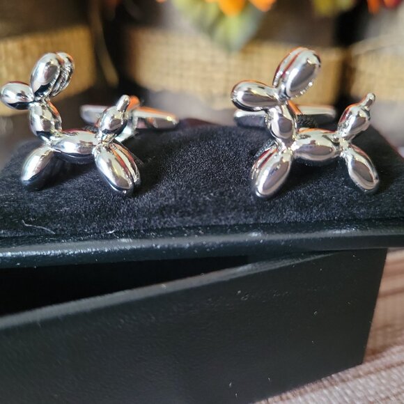 Balloon Dog Cufflinks ~ Silver Koons Style ~ Brand New w/ Display/Storage Box - Picture 4 of 5